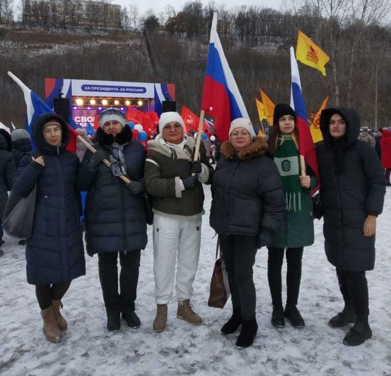 Мы вместе! Своих не бросаем!