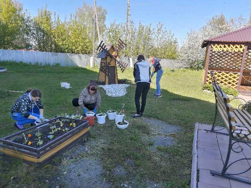 «Ветеранский дворик живёт».