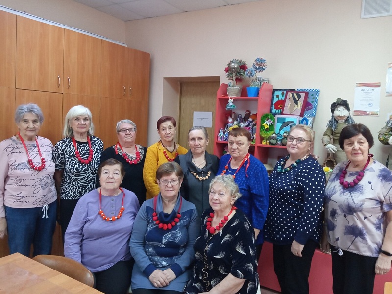 Рябиновые бусы раз в году...