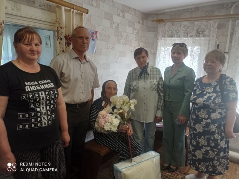 9 июня отметила свой 90-летний юбилей Савельева Клавдия Николаевна