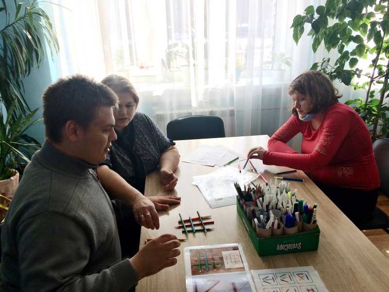 Развивающее занятие в клубе «Поверь в себя» для детей с РАС