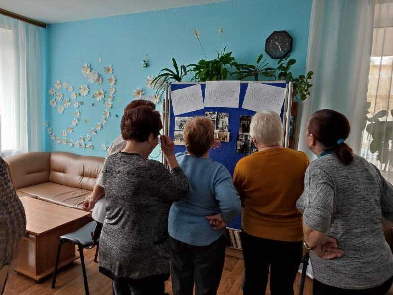 Занятие с психологом в ОДП  по ретротерапии, посвященное праздникам 1 Мая и Пасхи.