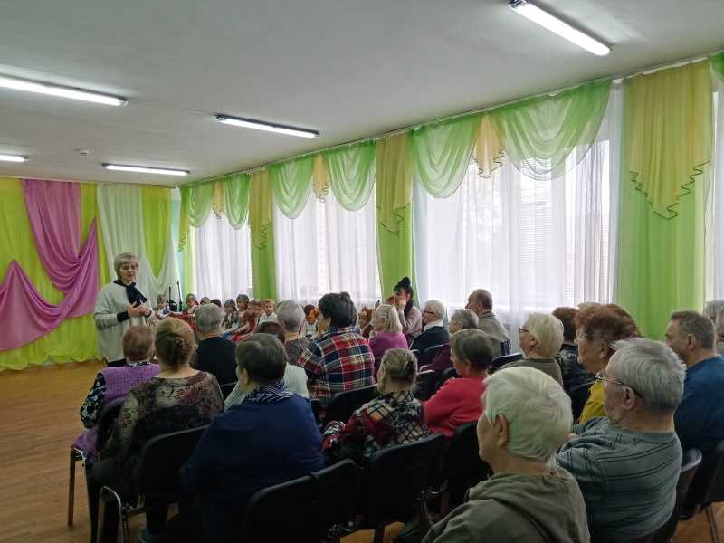 Встреча отдыхающих отделения дневного пребывания ГБУ «КЦСОН городского округа г.Выкса» с уполномоченным по правам человека Кашенковой Е.В.