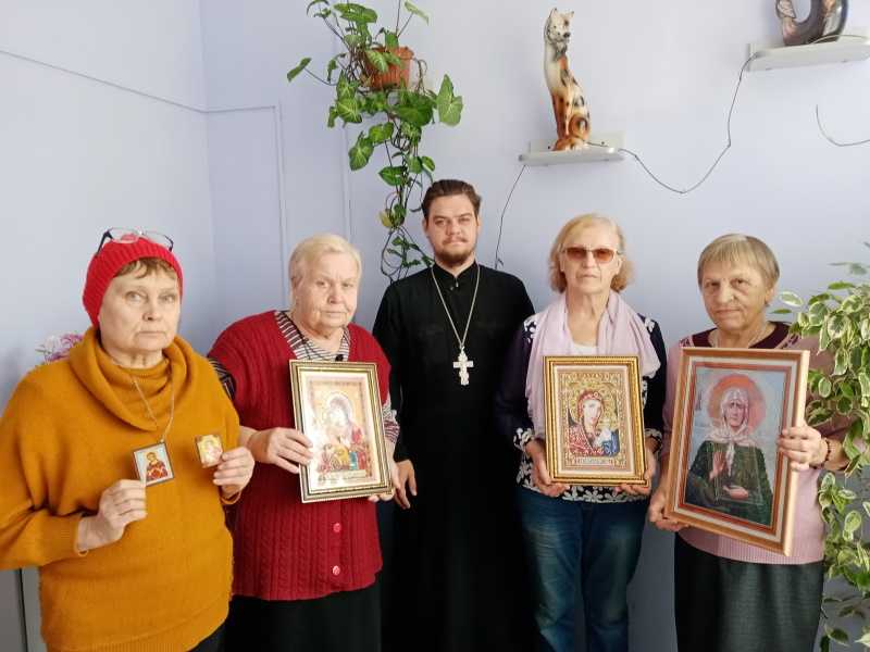 Освещение самодельных икон в ОДП.