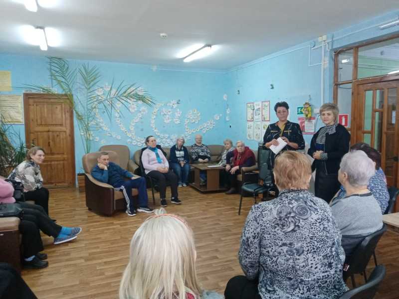 Встреча отдыхающих отделения дневного пребывания ГБУ «КЦСОН городского округа г.Выкса» с уполномоченным по правам человека Кашенковой Е.В. и директором  Фонда социального страхования Кокуриной И.Е.