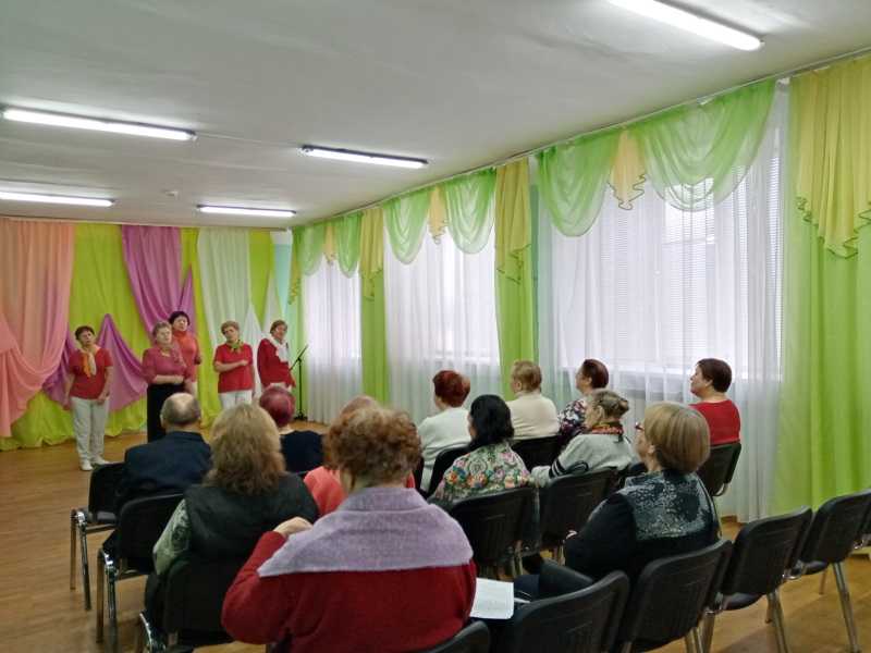 Дебют группы 