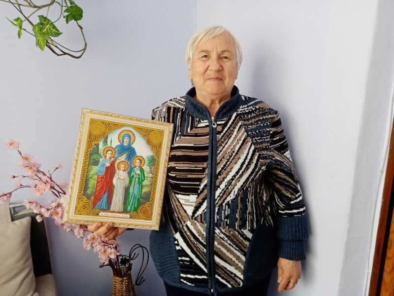 Занятие в ОДП по изготовлению алмазной вышивки «Икона:Вера, Надежда, Любовь и мать их София».