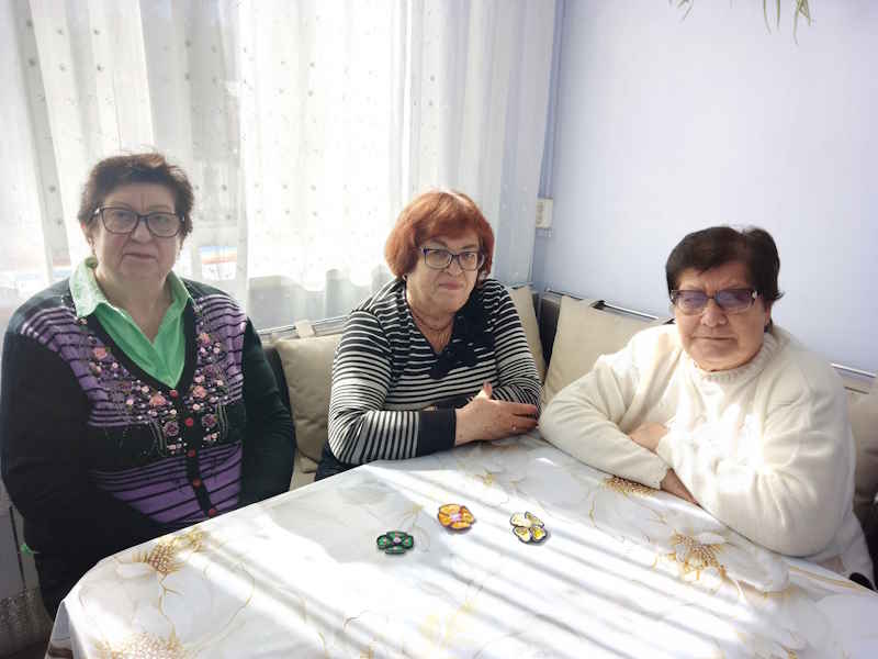 Броши из молнии «Цветик» в ОДП